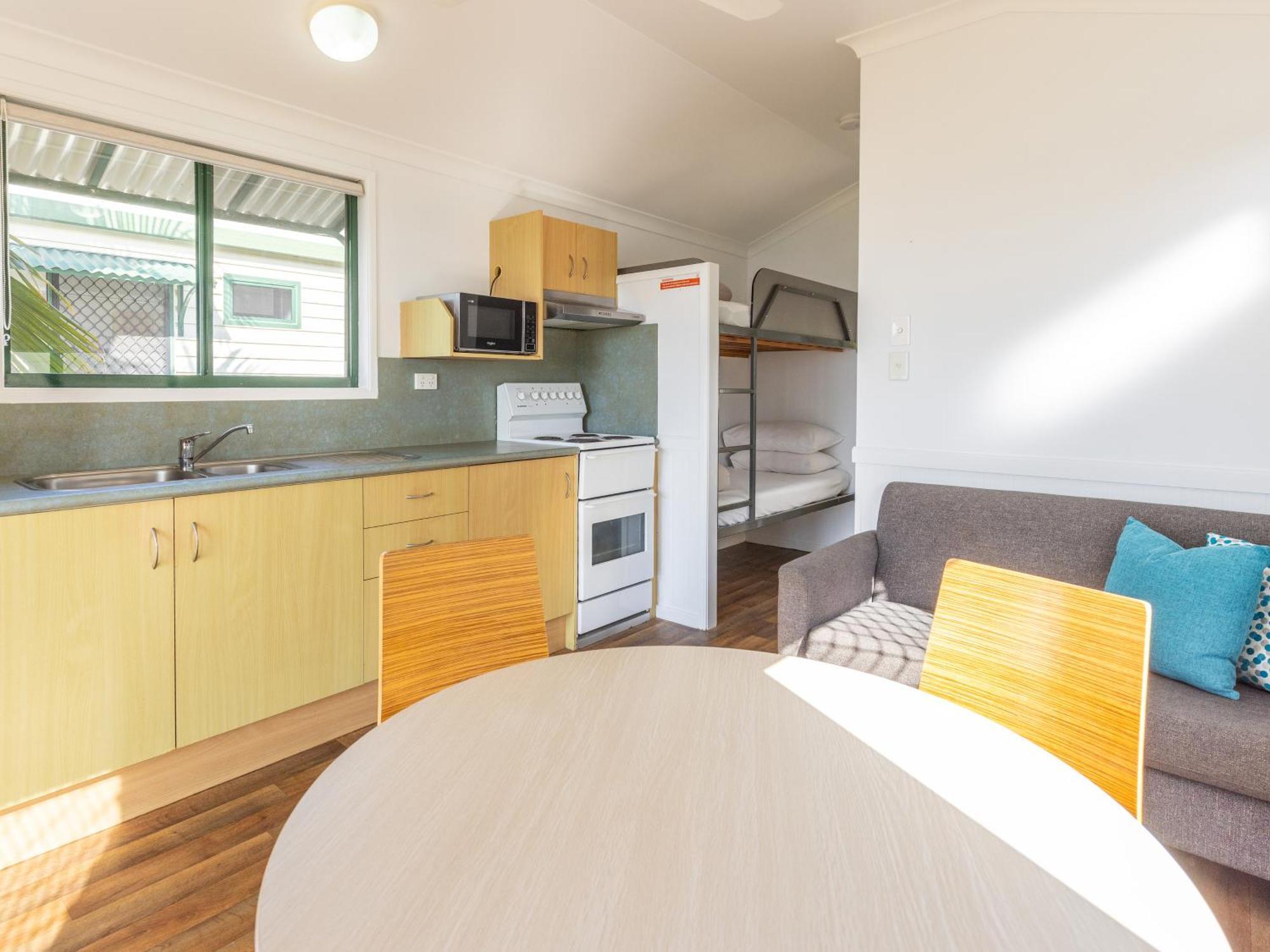Nrma Bowen Beachfront Holiday Park Habitación foto
