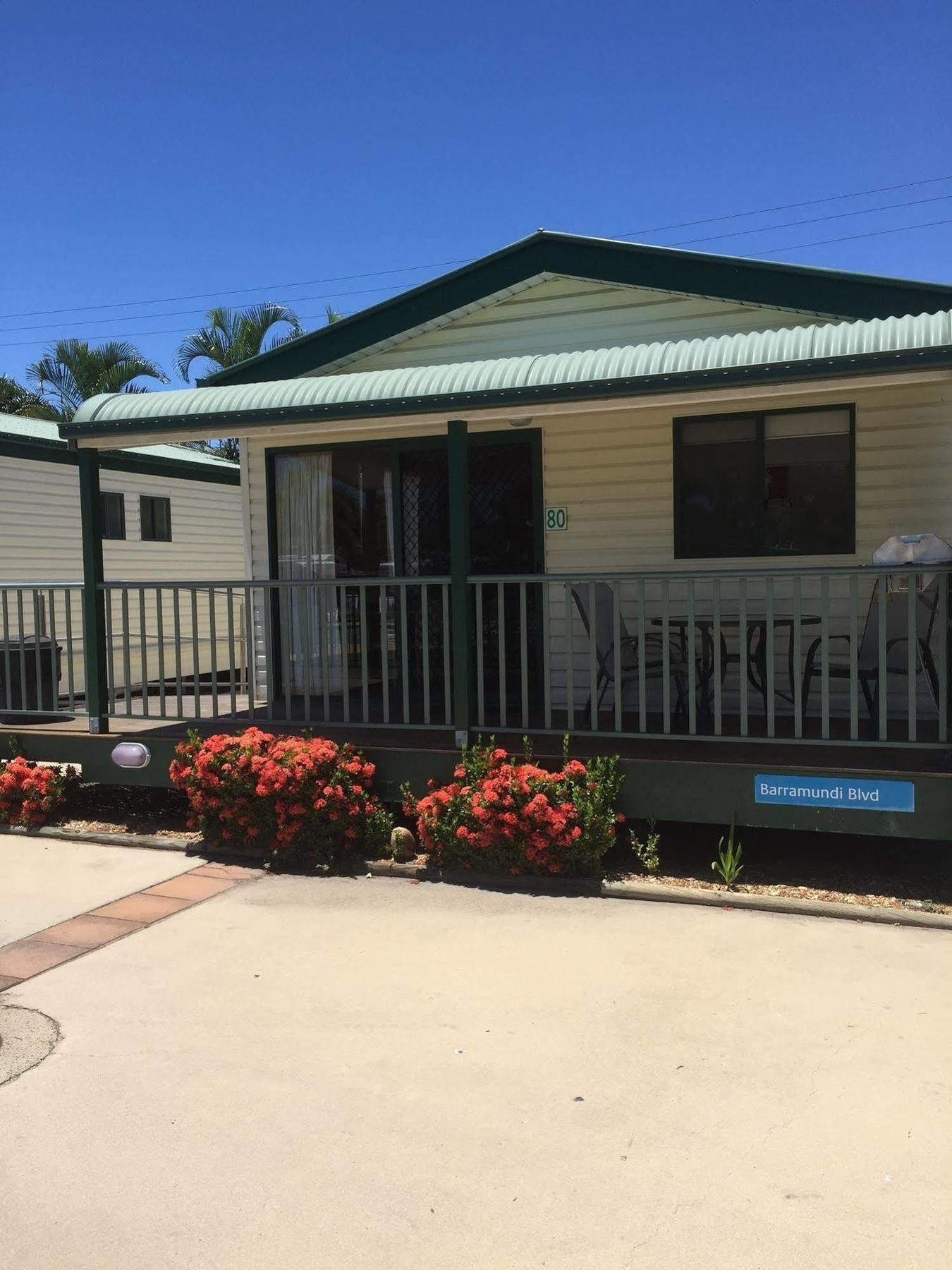 Nrma Bowen Beachfront Holiday Park Exterior foto